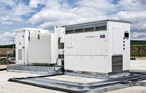 



Komplettstation mit Mittelspannungsanlage und Anschlusstransformator von SMA.
