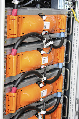 <p>
</p>

<p>
Batterieracks im neuen Großspeicher im brandenburgischen Feldheim: Sie wurden von LG Chem geliefert.
</p> - © Foto: Heiko Schwarzburger

