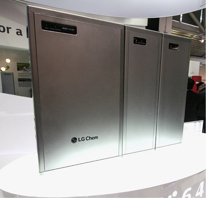 



Zur Intersolar präsentierte LG den neuen Heimspeicher Resu 6.4 EX, der denVorgänger Resu 5.0 ersetzt.
