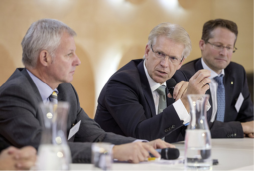 



Auf dem Podium wurden die verschiedenen Strategien durchaus kontrovers diskutiert.
