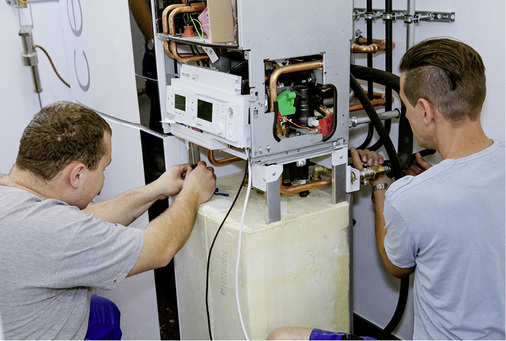 



Durch den modularen Aufbau lässt sich das Logapower FC 10 einfach in den Keller einbringen und installieren .
