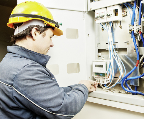 



In den kommenden Jahren müssen Millionen Stromzähler in deutschen Haushalten ausgetauscht werden.
