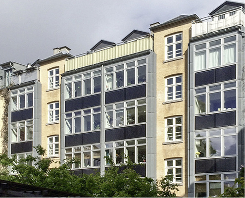 <p>
Beispiel von Fassadenelementen an einem Wohnhaus in Thüringen.
</p>