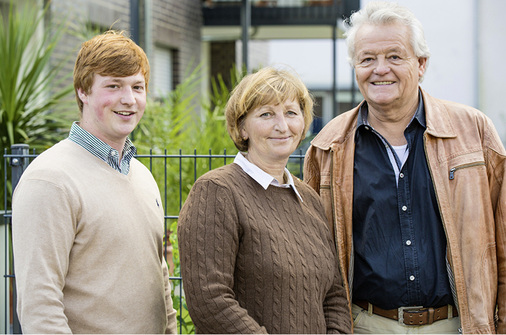 
Die Eigentümer und Architekt Paul Gerhard Welp (rechts) haben ein ambitioniertes Projekt umgesetzt.
