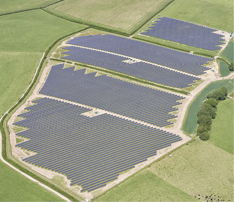 



Auch bei den Solarparks hat sich das Geschäft verändert: Die Fristen sind knapp, ein Anbieter muss unverzüglich sogar größere Megawattprojekte beliefern können.

