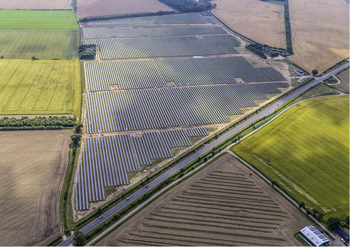 



In Asien werden die Solarparks immer größer, in Europa schrumpfen sie auf einige Megawatt.
