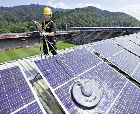 <p>
</p>

<p>
Das System arbeitete mit druckbeaufschlagtem Regenwasser ohne Enthärtung, der manuelle Aufwand hielt sich in Grenzen.
</p> - © Foto: Kärcher

