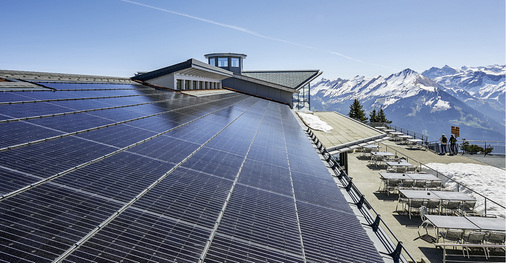 <p>
</p>

<p>
Auf dem Stanserhorn hatten die Planer kein leichtes Spiel. Der Wind bläst mit 300 Sachen über den Berg, und meterhoher Schnee drückt aufs Dach.
</p> - © Foto: Eternit (Schweiz) AG

