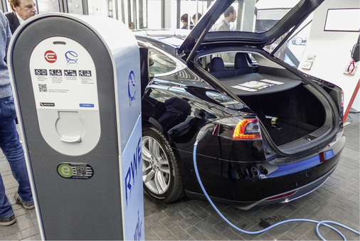 



Seit der E-World kooperieren die beiden größten deutschen Energieversorger RWE und Uniper bei Ladesystemen.
