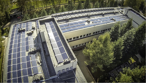 



In Polen ein seltener Anblick. Die Dachanlage auf einer Zahnklinik in od hat IBC Solar gebaut.
