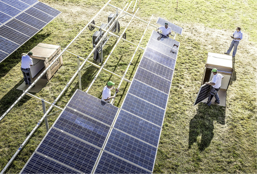 
Frankreich setzt auf den Ausbau in der Freifläche. Bis Ende 2018 sollen 2.500 Megawatt Leistung über Ausschreibungen vergeben werden.



