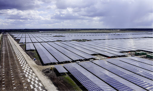 
2015 ging der große Solarpark in Cestas mit einer Leistung von 230 Megawatt ans Netz. Das ist rund ein Drittel der gesamten neu installierten Leistung.



