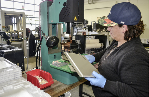 



Eingangsprüfung der Lithiumzellen, die aus Korea kommen und einen keramischen Separator beinhalten.
