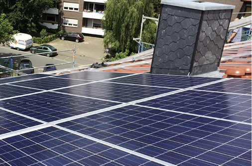<p>
</p>

<p>
Die Solaranlage auf dem Satteldach deckt im Sommer einen Teil des Strombedarfs ab. Solarthermie kam aus Kostengründen von Anfang an nicht infrage.
</p> - © Foto: Andreas Burmann

