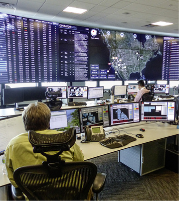 



Immer alles im Blick: In der Leitwarte in Tempe überwachen Mitarbeiter alle Anlagen in Nordamerika.
