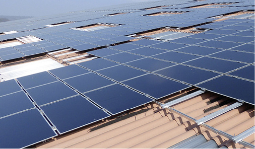 



Der Aufwand und die Kosten einer Wartung oder Durchsicht hängen stark davon ab, wie kompliziert ein Solargenerator ist. Und wie zugänglich die Module sind.
