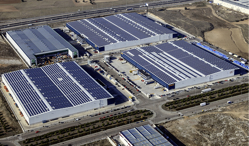 
In Ciempozuelos, südlich von Madrid, lieferte Schletter die Gestelle für eine Dachanlage mit vier Megawatt. 
