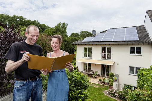 <p>
Eigenverbrauch statt Einspeisung: Die Photovoltaik wird komplexer, rückt aber zugleich näher an die Bedürfnisse der Menschen.
</p>