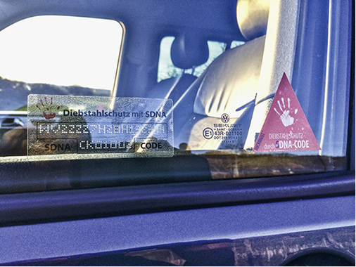 
Warnhinweise sollten gut sichtbar platziert werden. 
