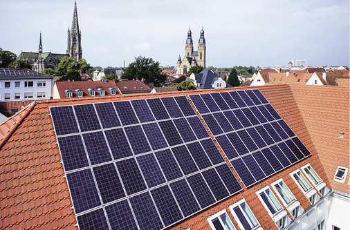 <p>
Dachanlage in Speyer. Auch bei Kleinanlagen bleibt Wirsol am Ball. Vor allem die Kombination von Photovoltaik und Wärmepumpen ist hier interessant.
</p>