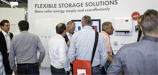 
SMA wird künftig keine eigenen Batterien anbieten, sondern sich auf intelligente und effiziente Leistungselektronik für kombinierte Systeme mit Speichern konzentrieren.



