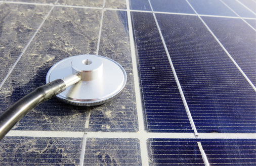 



Was genau ist eine Reinigung? Die einmalige Bearbeitung der Moduloberfläche mit einem Bürstensystem? Oder gehört auch die manuelle Nachreinigung dazu? Das sollte vorher genau geklärt werden. 
