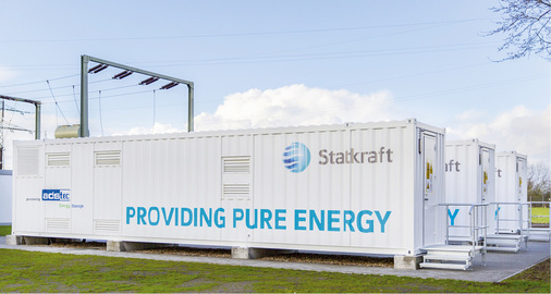 



Ads-Tec hat neben kleinen Stromspeichern auch große, anschlussfertige Speichercontainer im Angebot, um Lastspitzen in der Industrie zu puffern und im Markt für Regelleistung zu agieren.
