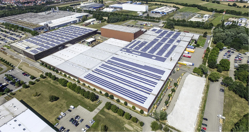 
1,6 Megawatt wurden bei John Deere in Bruchsal bei Karlsruhe installiert.
