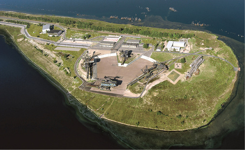 



Sieht aus wie eine grüne Halbinsel: Der ehemalige Tagebau Golpa-Nord versorgt sich heute teilweise mit Photovoltaikstrom.
