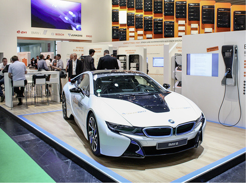 <p>
</p>

<p>
Solarwatt präsentierte in München den BMW I-8 mit Wallbox.
</p> - © Foto: Heiko Schwarzburger

