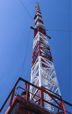 
Die EFR GmbH ist Anbieter eines Langwellendienstes für das Einspeisemanagement. Die Sendemasten übertragen die Steuersignale über Frequenzen, die europaweit exklusiv für die Funkrundsteuerung reserviert sind.



