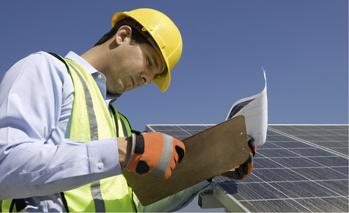 



Prüfergebnisse, Vorschläge und Maßnahmen sollten stets so abgelegt werden, dass die Aufzeichnungen aussagekräftig und leicht nachvollziehbar sind. Das erleichtert die professionelle Wartung des Solargenerators ungemein.
