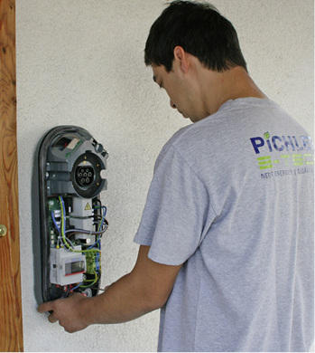 <p>
Die Installation der Ladeboxen kann jeder Elektrobetrieb erledigen. Das bringt Arbeit fürs Handwerk.
</p>

<p>
</p> - © Foto: Etech Pichler

