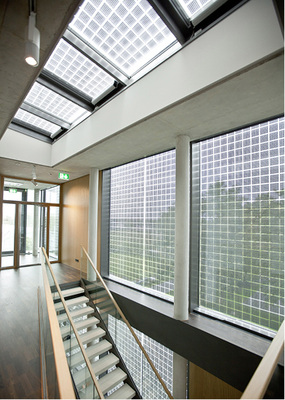 



Die semitransparenten Module lassen eine ganz besondere Lichtstimmung zu.
