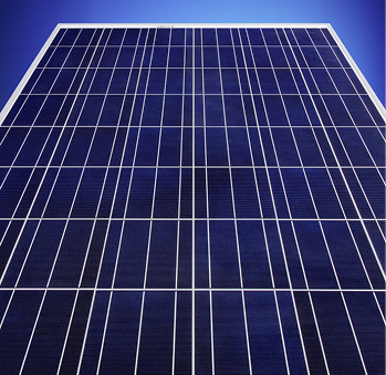 



Das neue Solarmodul Twin Peak mit 72 Zellen von REC wurde für Industriedächer entwickelt.
