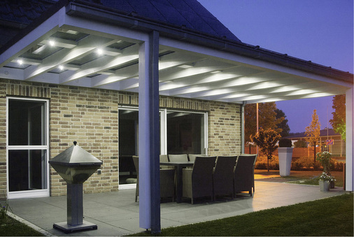 
Für die Überdachung von Terrassen und Carports suchen Bauherren nach Produkten, die zum Konzept des Hauses passen. Individuelle Gestaltungsmöglichkeiten sind gefragt.
