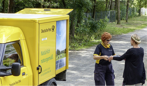 
Die Streetscooter werden mittlerweile in der hauseigenen Produktion hergestellt. Bei der Ausführung im Detail haben 250 Zusteller als Tester mitgearbeitet.



