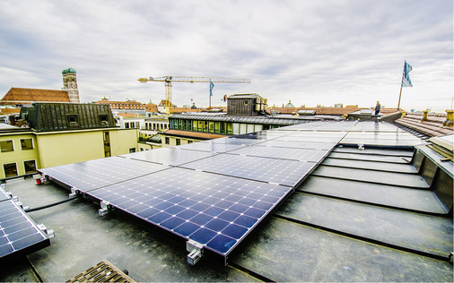 
Dachinstallation eines Mieterstromprojekts in München-Aubing.
