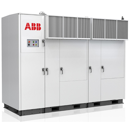 



Bei der neuen Station von ABB fallen gleich die großen Kühlflächen auf.
