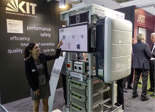 



Mit Spannung erwartet: Auf dem OTTI-PV-Symposium wird Forscherin Nina Munzke vom KIT die Ergebnisse des Heimspeicherprojekts Safety First vorstellen.
