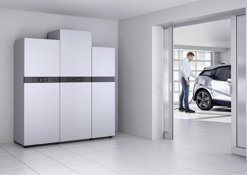 



Viessmann gehörte zu den ersten Anbietern von Heizgeräten mit Brennstoffzellen. Darin stecken ein Aggregat von Panasonic, ein Pufferspeicher und eine Gastherme.
