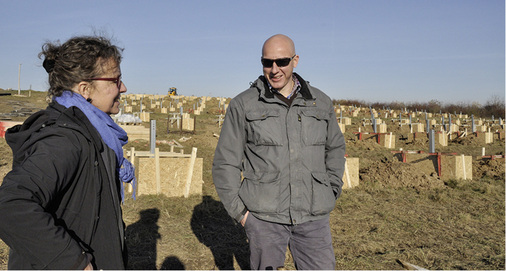 
Andrea Klimek und Oliver Loritz haben mit dem Bau der Freiflächenanlage Neuland betreten.
