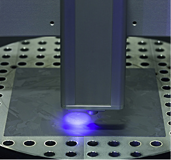 
Die Dicke der Wafer wird so gemessen.
