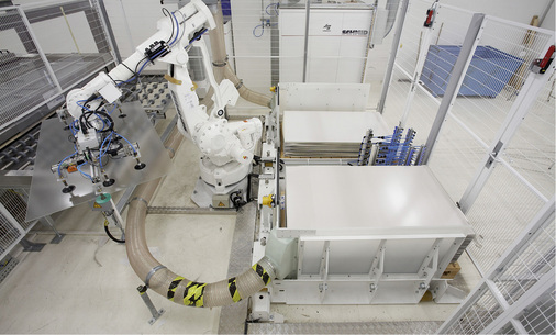 



Wäsche der Frontgläser vor der Montage im Frankfurter Werk.
