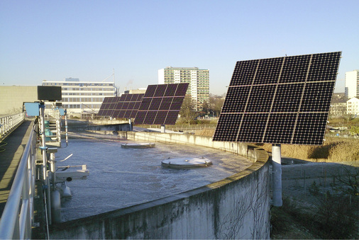 <p>
</p>

<p>
Nachführsysteme an einer Kläranlage in Birsfelden in der Schweiz: Montiert wurden Degertracker 3000 HD, die jeweils zwölf Module tragen.
</p> - © Foto: Deger

