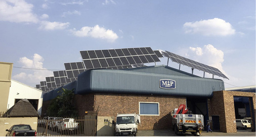 <p>
</p>

<p>
Bei dieser Fabrik in Südafrika wurden 20 Tracker S70 auf das Stahldach montiert.
</p> - © Foto: Deger

