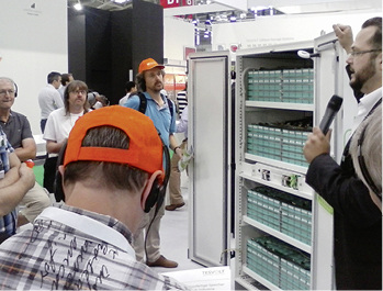 



Im vergangenen Jahr zogen die Gewerbespeicher von Tesvolt die Blicke und das Interesse auf sich.
