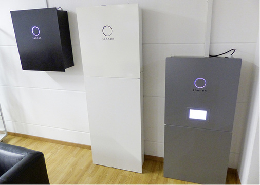 
Das Design stimmt: Die neueste Generation der Sonnenbatterie Eco ist in verschiedenen Größen erhältlich.
