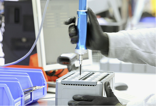 
Fertigung von Batteriemodulen bei Varta.
