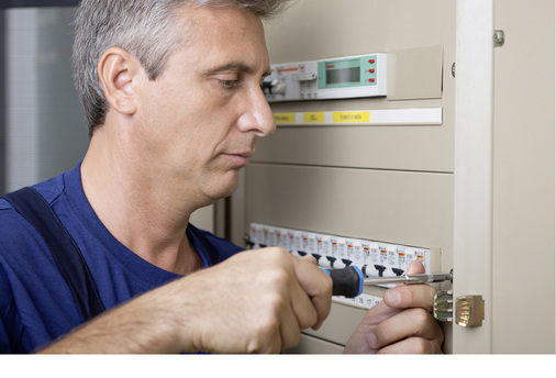 



Beim einfachen Anschluss eines Speichers muss der Installateur nur die geltenden Normen beachten. Mit Notstromfunktion wird es komplizierter.
